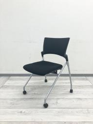 残り1脚のためお安くしております。軽やかに動けるキャスター付きチェア
#岐阜市 #多治見市#三重県 #福井県 #石川県