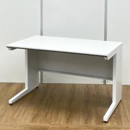 【在庫入替セール品!】定番のホワイト平デスク!引き出し無タイプのためフリアド用ワゴンも入ります!
■コクヨ/IS/ホワイト 人気の横幅1200㎜タイプ!