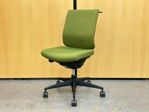 【人間工学を駆使した快適なワーキングチェア！】■コクヨ　ウィザード2チェア　グリーン　ハンガー付　■背骨のS字形状にジャストフィット！【KOKUYO　Wizard2】【2503】弊社使用欄【A01006551】