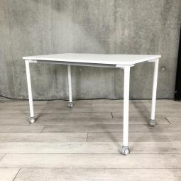 【在庫入替品】【フレキシブルに使用可能なキャスター付きワークテーブル！】■イトーキ（ITOKI）製　アクティブフィールド（Active Field）　ワークテーブル　パーソナルテーブル　W1200×D700㎜　■キャスター付き　■ホワイト【T11】【K11】