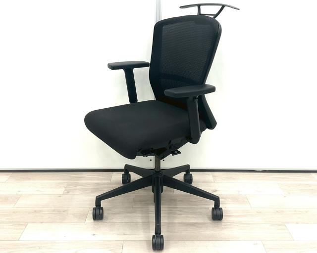 【10脚入荷！】ウチダ製の高機能チェアエルフィの登場です！！◆内田洋行　◆エルフィ　◆ブラック　◆肘付　◆ハンガー付　【弊社使用欄；A0】