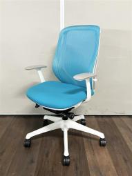 【訳アリ特価】■オカムラ(okamura)製 シルフィ(Sylphy)肘付ハイバック ■ライトブルー ■固定肘 ■背面メッシュ【前傾チルト機能付き! オカムラ製品で最も人気を集める高機能メッシュチェア!】<CS在庫>#静岡市(葵区) #浜松市(中区) #富士市 #沼津市 #三島市