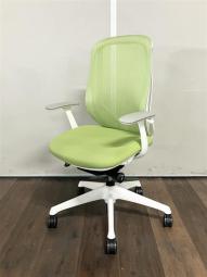 【訳アリ特価】■オカムラ(okamura)製 シルフィ(Sylphy)肘付ハイバック ■ライトグリーン ■固定肘 ■背面メッシュ【前傾チルト機能付き! オカムラ製品で最も人気を集める高機能メッシュチェア!】<CS在庫>#静岡市(葵区) #浜松市(中区) #富士市 #沼津市 #三島市
