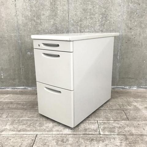 【奥行800㎜】【収納と作業スペースを同時に確保できる３段脇机！】■オカムラ（okamura）製　SD-Vシリーズ　脇机3段　W395×D800×H700㎜　■色：ニューグレー　■シリンダー錠　【弊社使用欄：A01038749】