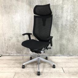 【11/102脚入荷予定！】【クレジット決済優先】【オフィスの執務室、会議室におすすめ！】■オカムラ（okamura）製　バロン（Baron）チェア　肘付き　ハイバック　■背・座面メッシュ　■可動肘　■ヘッドレスト付き　■ブラック【硬めの座面が大人気！国産メッシュチェアの代表格！】