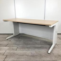 【11/10・4台入荷予定】【ゆとりのあるワークスペースで作業効率アップ!】■オカムラ(okamura)製 アドバンス(ADVANCE)シリーズ 平机 引き出し無し W1400×D700×H720mm ■ホワイト / 天板:ナチュラル木目調