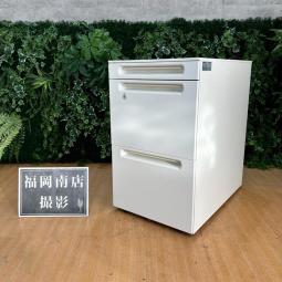 【南】クロガネ製の3段ワゴン【シリーズ】が入荷しました！　＊良品を格安で！「オフィスバスターズ福岡南店」は、福岡を拠点として、全国へ中古オフィス用品・オフィス家具を提供しております。