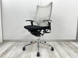 【関東倉庫在庫品】■オカムラ/バロン　肘付ハイバック　■背面ホワイト×座面ブラック　■可動肘　■背面メッシュ【オフィスチェアの女王！　座り心地抜群の大人気チェア！】
