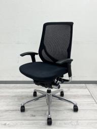 【人間工学に基づいた快適な座り心地！体の動きを自然にサポート！】 ■オカムラ（okamura）製　ゼファーチェア （Zephyr）　肘付き　ハイバック　背面メッシュ　■可動肘　■ブラック