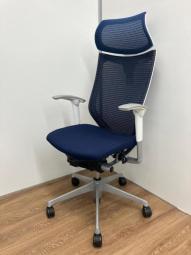 【新品ヘッドレスト付き※11月入荷予定】オカムラ/バロン/ブルー×ホワイト/可動肘/座面クッション【AD】