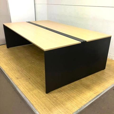 イトーキ インターリンク フリーアドレスデスク 4名様推奨サイズ W2400×D1400 ファインウォールナットライト天板×ブラック脚