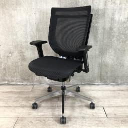 【洗練されたデザインの中に、多彩な機能を集約したオフィスチェア!】■アイリスチトセ(IRIS CHITOSE)製 VIGOR STシリーズ 肘付ハイバック ■ブラック ■背面座面メッシュ ■可動肘 ■ランバーサポート付