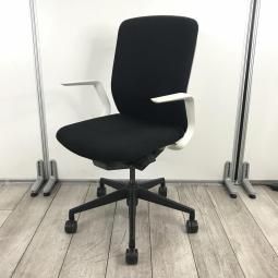 【在庫入替セール品！】【柔らかさと美しさ・心地よさが人気の肘付きOAチェア！】　知的でスタイリッシュなデザインチェア/オススメ(おすすめ) /人気商品【弊社使用欄A01026960：】■内田洋行/KRENE　肘付きハイバック　固定肘　ブラック×ホワイトシェル