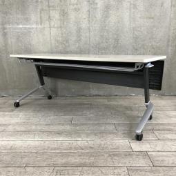 【会議・研修室などに・使わないときは畳んで省スペース！】■コクヨ（KOKUYO）製　KT-620シリーズ　サイドスタックテーブル　フラップテーブル　■幕板付き　W1800×D600㎜　■グレー　【2～3名での使用に最適】