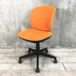 【スタンダードなデザインで座りやすい！】■プラス　プリセアチェア　オレンジ　■コストパフォーマンス抜群！【PLUS　Presea】