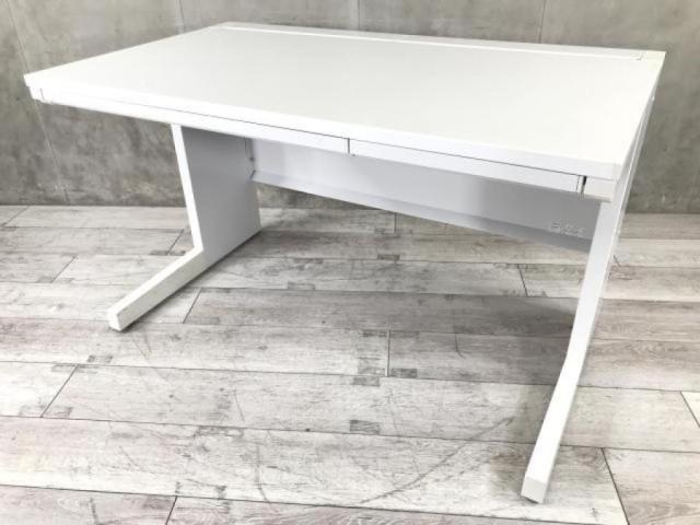 【高品質で使いやすい！国産ワークデスク！定番サイズの幅1200㎜】■ウチダ（UCHIDA）製　スカエナシリーズ　平机　引き出し付　配線Kタイプ　■ホワイト【弊社使用欄：A01037783】