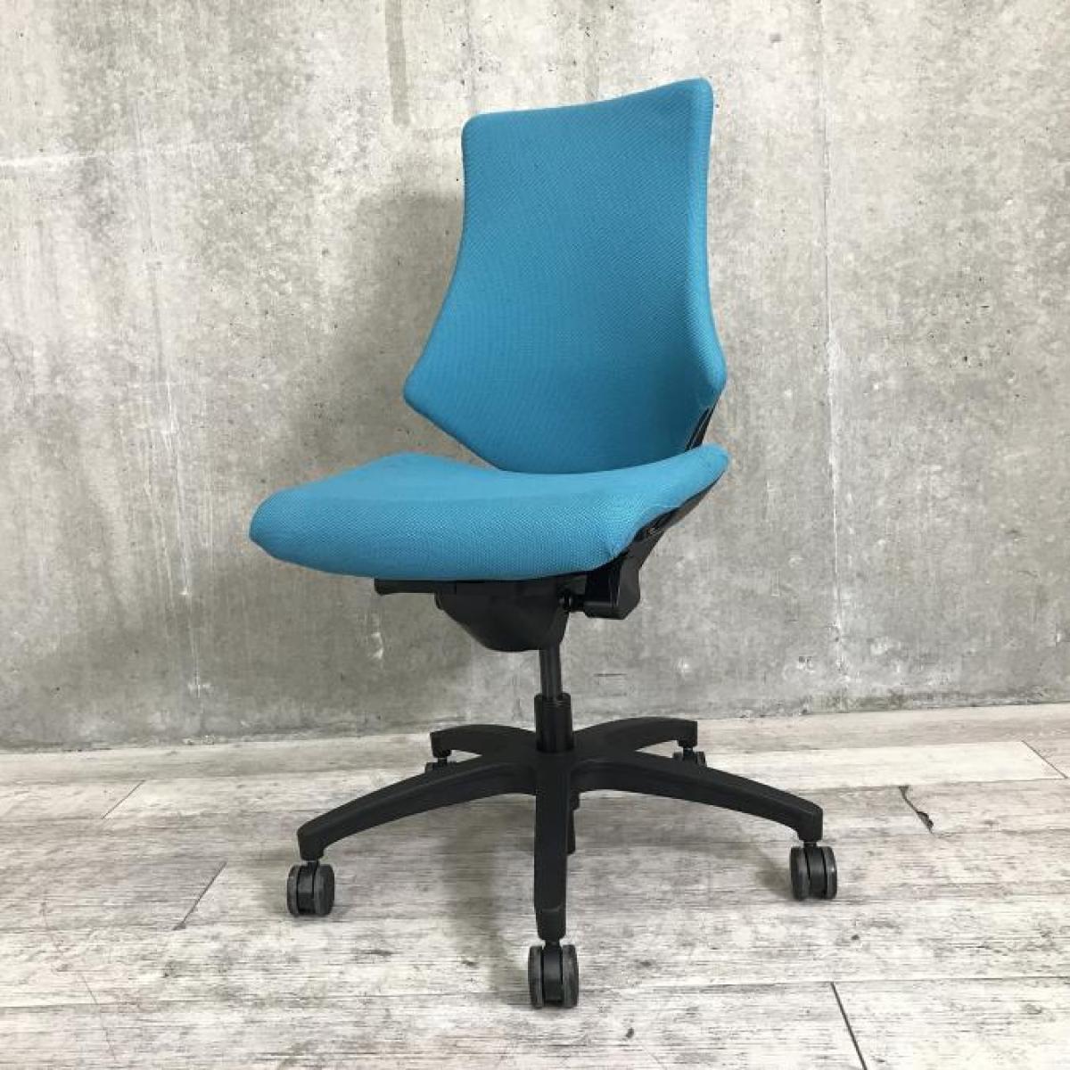 【姿勢の変化にフレキシブルに対応！座り心地も抜群な高機能チェア！】■イトーキ（ITOKI）製　エフ（f）チェア　肘無ハイバック　クロスバックタイプ　■ストロングブルー×ブラックシェル【弊社使用欄：A01029888】
                        エフクロス
                                    中古
            