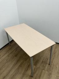 【形が特徴的!台形テーブルの木目調が格安入荷!!】プラス(Plus)XMシリーズ 奥行が短辺:640mm/長辺:750mmとなっております!【入替セールにつき60%OFF!】