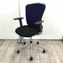 【ローコストチェアの定番！使いやすいスタンダードなデザイン！】■イナバ（inaba）　バルチェ（Valche）　ローバック　肘付き　■可動肘　■ハンガー付き　■パープル × ブラック