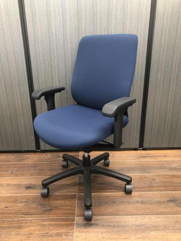 【中古】トルテR  イトーキ（ITOKI） 肘付ハイバックチェア