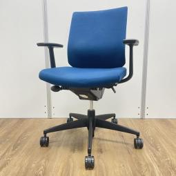 【ロングセラー商品!背骨のS字形状にジャストフィット!】コクヨ(KOKUYO)製 ウィザード2(Wizard2) 肘付 ローバック ■ターコイズブルー 格安中古 福岡 九州最大級《オフィスバスターズ福岡博多店は、福岡を拠点として、日本全国へ中古オフィス用品・オフィス家具を提供しております》