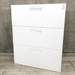 【オフィスの書類をスッキリ整理！シャープなデザインの書庫！】■コクヨ（KOKUYO）製　エディアシリーズ（EDIA）　3段ラテラル　ローキャビネット　■ホワイト　■シリンダー錠　■ベース付き　格安中古　福岡　九州最大級《オフィスバスターズ福岡博多店は、福岡を拠点として、日本全国へ中古オフィス用品・オフィス家具を提供しております》