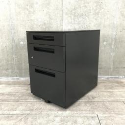 【平机・フリーアドレスデスクのお供に！クールなブラックの3段ワゴン！】■イナバ(Inaba)製　Sワゴンシリーズ　３段ワゴン　デスクインワゴン　H600㎜　■ブラック　■シリンダー錠