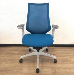 【体格差に応じた最適な座り心地をサポート!】■コクヨ デュオラチェア 可動肘付 ブルー ■オシャンティーなデザインで座りやすい!高機能タスクチェアー!【KOKUYO Duora】