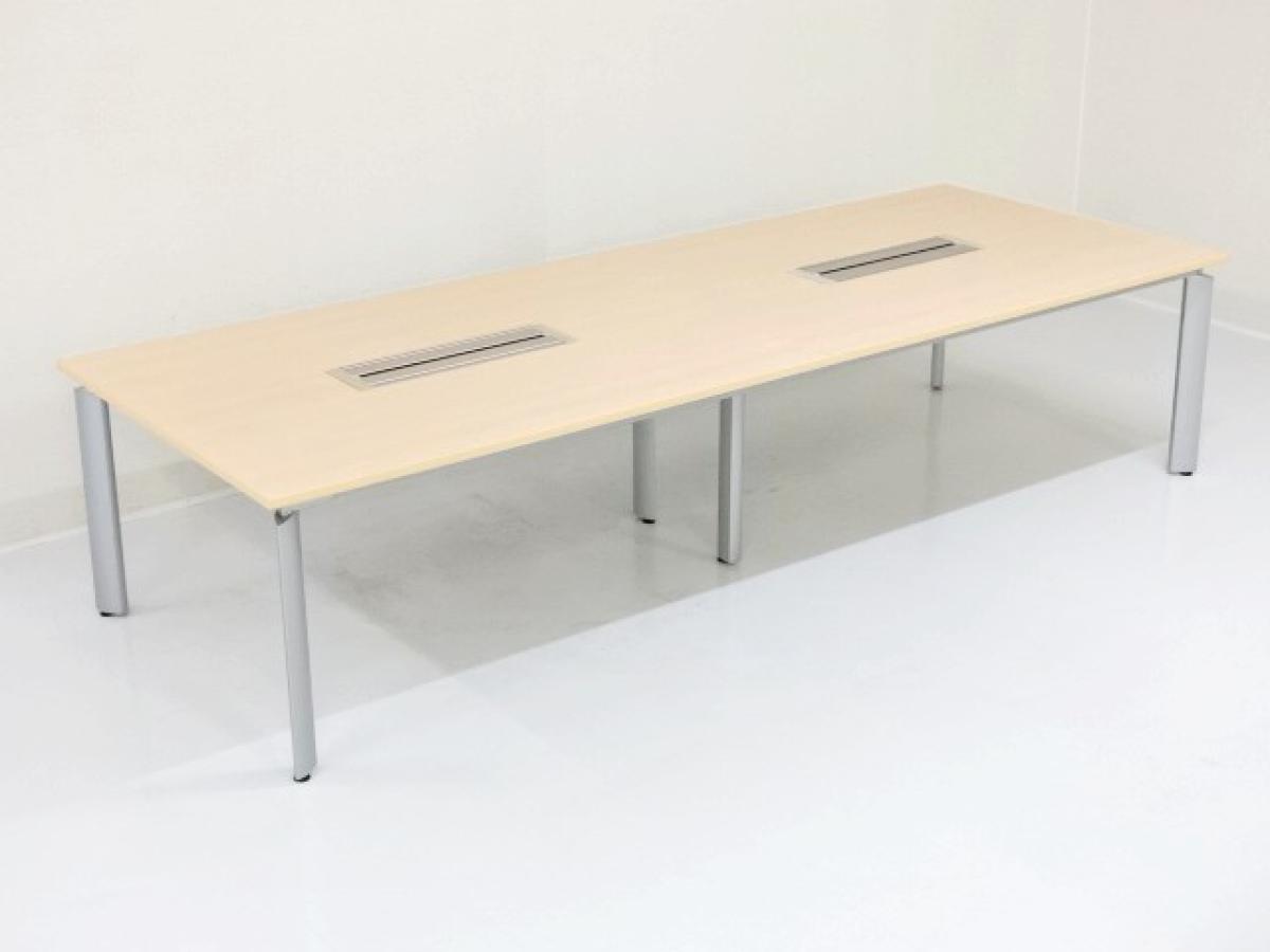 【遠方倉庫在庫品】オカムラ製の大型会議テーブル【DL-6シリーズ】「空間に、格を添える。」■オカムラ(okamura)　■天板：ナチュラル　■脚：シルバー【RA】
                        DL-6
                                    中古
            