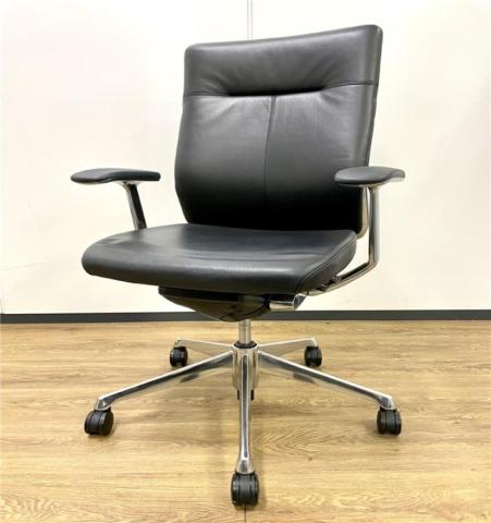 【中古】コーラルチェア CQ43BS P676 オカムラ（okamura） 肘付ミドルバックチェア