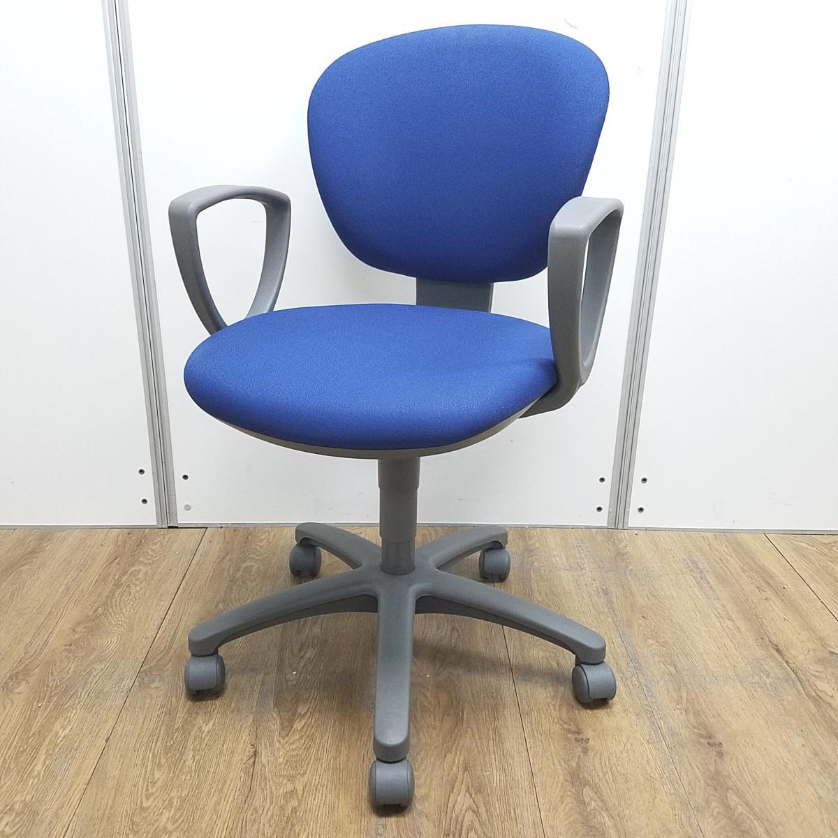 コクヨ製　レグノ2　ディープマリン　セパレートタイプ　ふっくらクッションが心地良い！　コスパ抜群のコンパクトチェア！　肘付きローバックチェア！！【管理番号：A01040852】
                        レグノチェア2
                                    中古
            