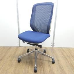 【訳あり品:フレームなど日焼け】オカムラ製 シルフィミディアムブルー ホワイトフレーム 肘無し ハイバック 背面メッシュ ポリッシュ脚 前傾チルト機能付き オカムラ製品で最も人気を集める高機能メッシュチェア! 肘無しハイバックチェア!!※訳あり商品のため、保障対象外品になります。