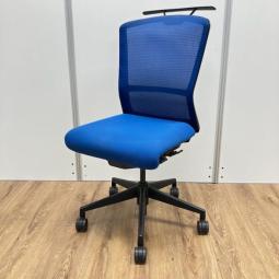 【残り３脚の為、お安く！】ウチダ製　エルフィーシリーズ　ブルーカラー　メッシュ仕様　コートハンガー付き 　安定感抜群の人気チェア　肘無しハイバックチェア！！