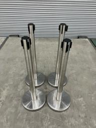 【4本1set】ベルトパーテーションが久しぶりに入荷致しました。　行列をコントロールする必需品！！　1set限定ですので、ご了承下さい。　
※マテハン本舗の中古商品は、千葉県柏市に在庫がございます。