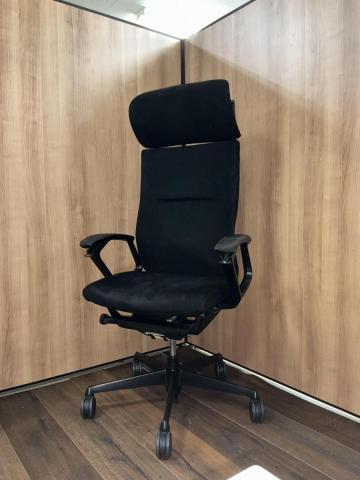 【中古】デューク（エクストラハイバック）  オカムラ（okamura） 肘付ハイバックチェア