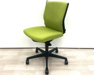 ■Okamura/オカムラ　■エスクード/ESCUDO　■イエローグリーン ×ブラックシェル　■ローバック　■肘無し　■背面・座面/布　■オススメ/人気/定番商品　　【弊社使用欄：A01044621】【KN】