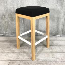 【ファブリック性の座面と木製の脚がオシャレな空間を演出！リフレッシュスペースやオープンスペースに！】■アダル（ADAL）製　スツール　足掛け付　■座面：ブラック　4本脚：木製　【弊社使用欄：A01044792】【KN】