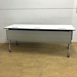 オカムラ　インターアクトNT　サイドスタックテーブル　天板ホワイト　電源孔付き・幕板付き・棚板付き