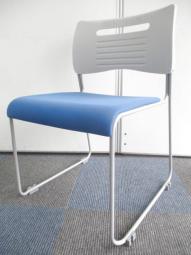 【西】～重ねて収納！スタッキングチェア！～【井上金庫】【ブルー】【スタッキングチェア】【会議用】【ミーティング】【オフィスチェア】【事務イス】【収納】【中古】【福岡オフィス家具】【福岡中古家具】【中古事務什器】【中古チェア】【中古椅子】