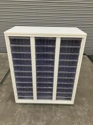 【中古】 プラス/PLUS ローキャビネット／クリスタルトレー 
【希少なクリスタルキャビネット！細かい書類整理の仕分けに！】■プラス製　クリスタルトレー　深型(A4)11×3列
※マテハン本舗の中古商品は、千葉県柏市に在庫がございます。