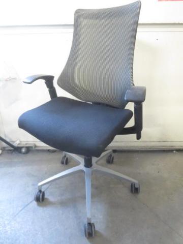 【中古】エフメッシュ KF370JAHMZTT1W9 イトーキ（ITOKI） 肘付ハイバックチェア