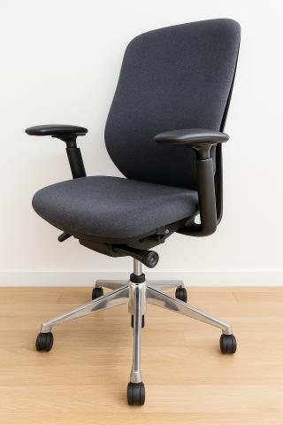 【中古】シルフィー  オカムラ（okamura） 肘付ハイバックチェア