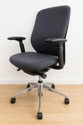 【前傾姿勢機能付き】【シルフィの色で一番オシャレ！】オカムラ製「Sylphy（シルフィー）」グレー/稼働肘