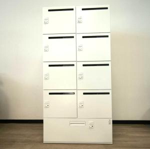 【ダイヤル錠タイプでセキュリティ対策もバッチリ！】■コクヨ　イノンシリーズ　8人用パーソナルロッカー　投函口付　ダイヤル錠　■便利に使える引出し収納付【メールロッカー】【KOKUYO　iNON】