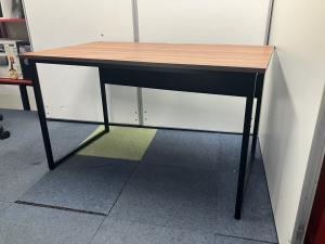 【今どきのオフィス家具を！】　■イノキン　ウォールナット×ブラックフレーム　平机　1200㎜　ABW　木目調　ナチュラル