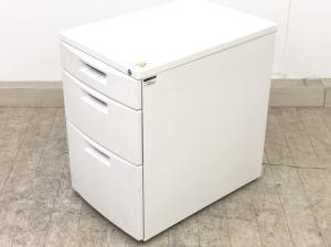 【博】【上長席にいかがでしょうか？】◆イトーキ/CZ　ホワイト　610mm　ワゴン　収納　家具　在宅ワーク　リユース　中古家具　九州最大級《オフィスバスターズ福岡博多店は、福岡を拠点として、日本全国へ中古オフィス用品・オフィス家具を提供しております》※サテライトは商談スペースのみの為、在庫は福岡の在庫を掲載しております。商品につきましてはお電話にてお問い合わせください※