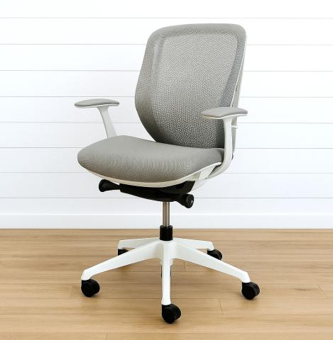 【中古】シルフィーメッシュ  オカムラ（okamura） 肘付ローバックチェア