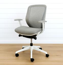 【前傾姿勢機能付き】オカムラ製「Sylphy（シルフィー）」ホワイトフレーム/固定肘【倉庫在庫品】【TH】