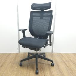 ★アイリスチトセ製　VIGOR EXE　ブラック　肘付き　ハイバック　背・座面メッシュ　可動肘　ランバーサポート・ヘッドレスト付　洗練されたデザインの中に、多彩な機能を集約したオフィスチェア！　ヘッドレスト・肘付きハイバックチェア！！
