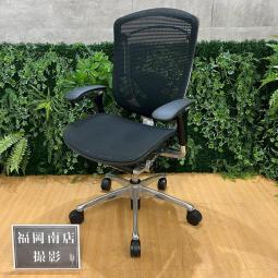 オカムラ製の大人気チェア【コンテッサ/座面メッシュ/ブラック】が1脚ご案内可能です！　＊良品を格安で！「オフィスバスターズ福岡南店」は、福岡を拠点として、全国へ中古オフィス用品・オフィス家具を提供しております。